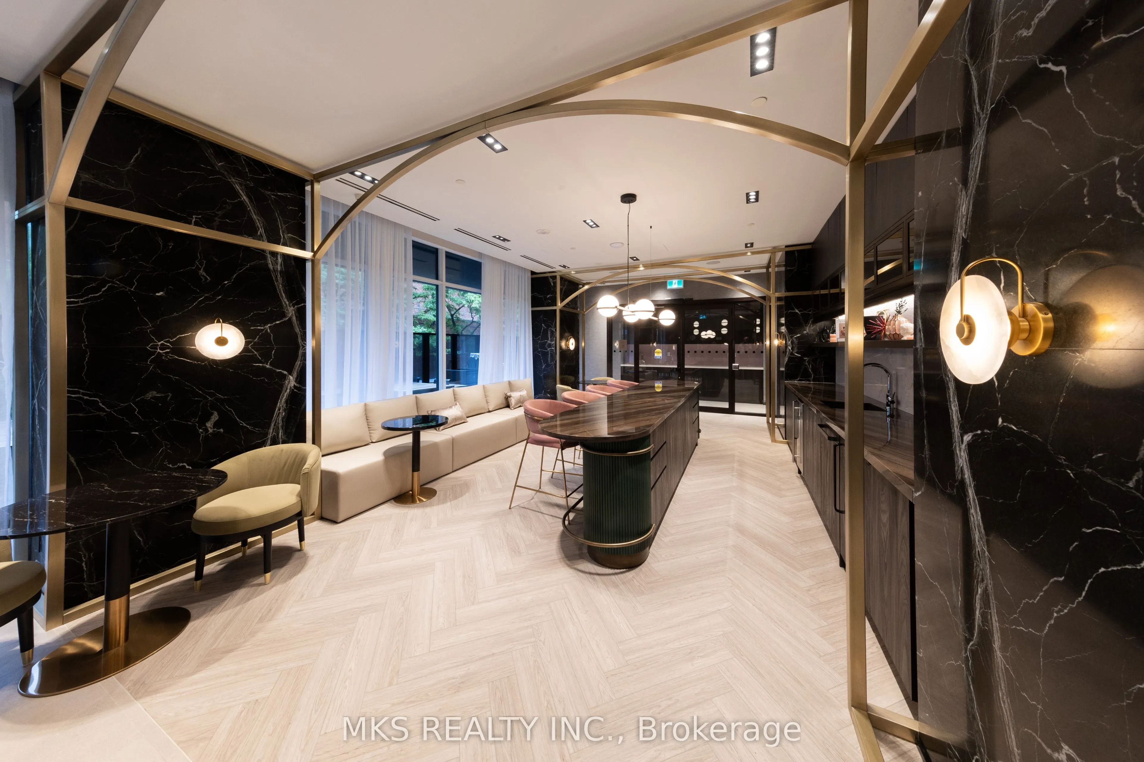 771 Yonge Street, #905