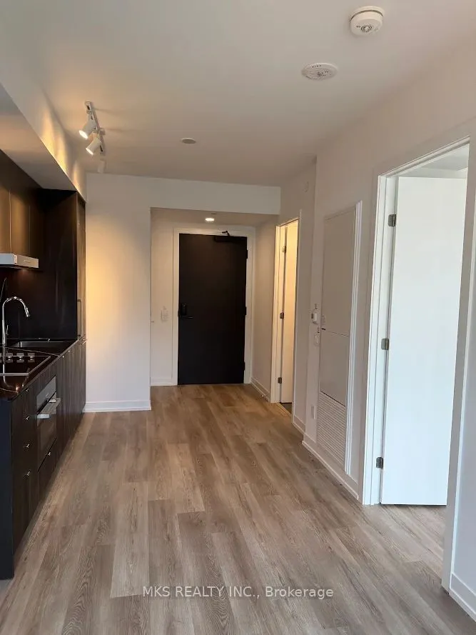 771 Yonge Street, #905