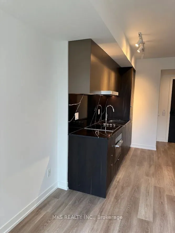 771 Yonge Street, #905