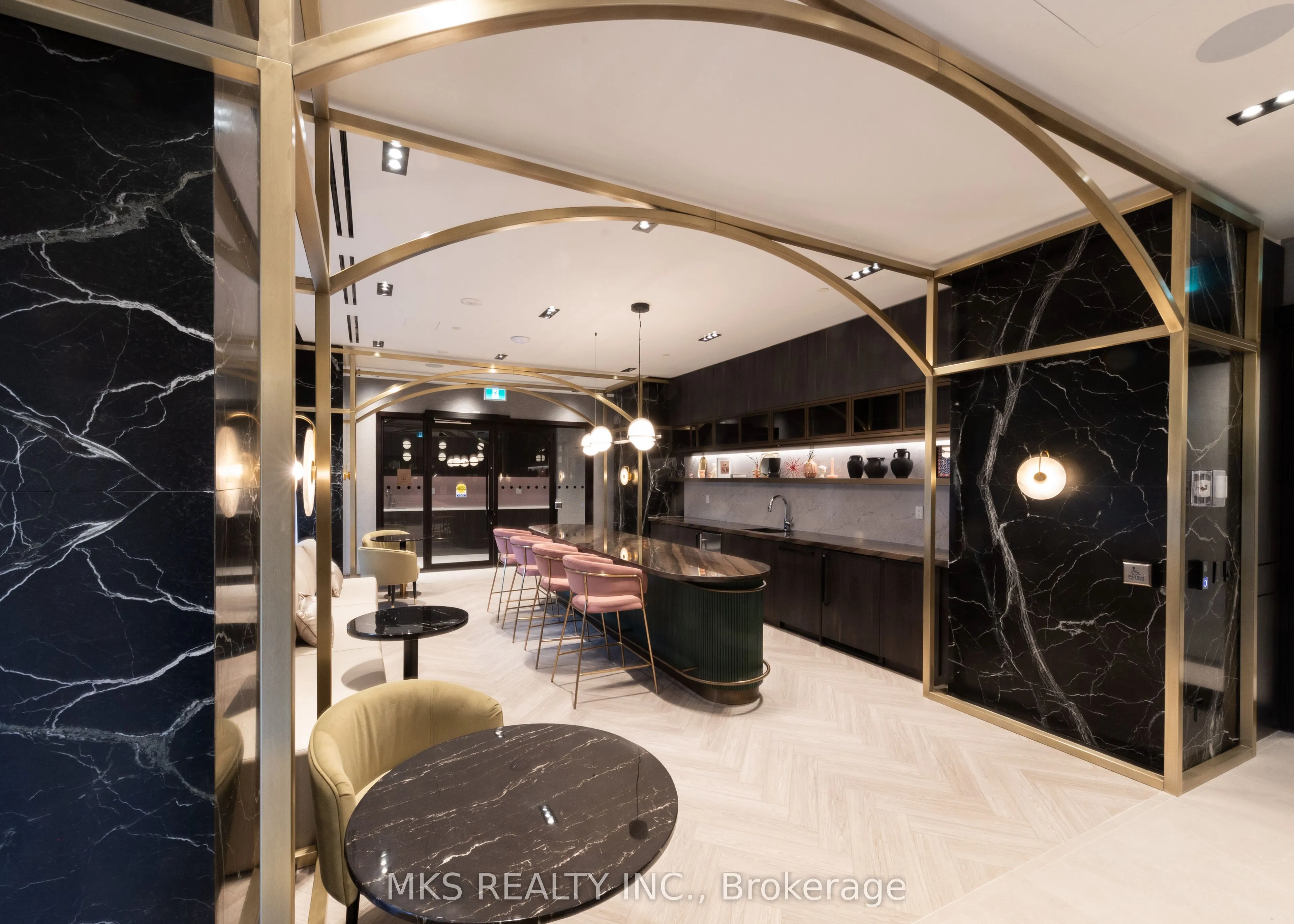 771 Yonge Street, #905