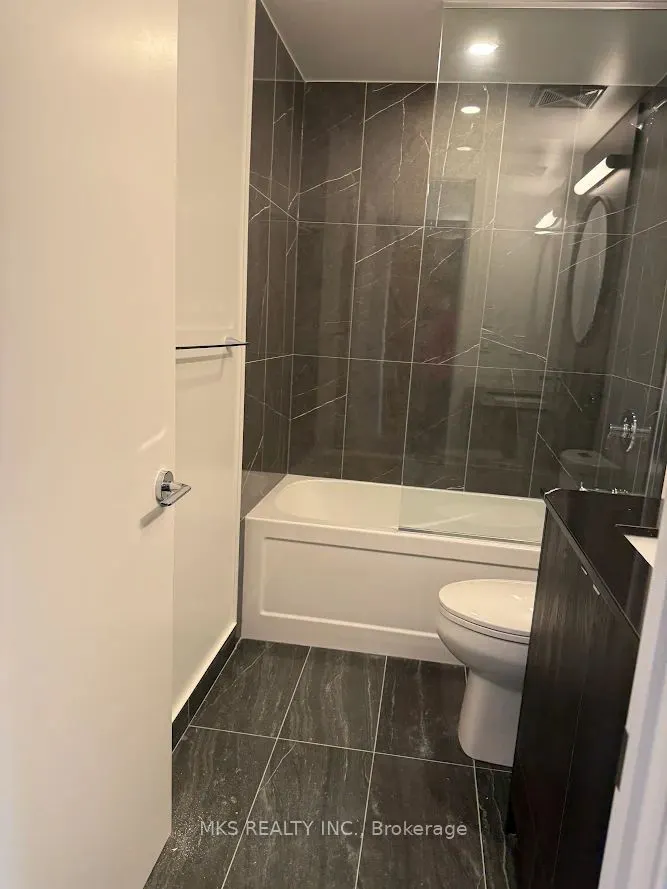771 Yonge Street, #905