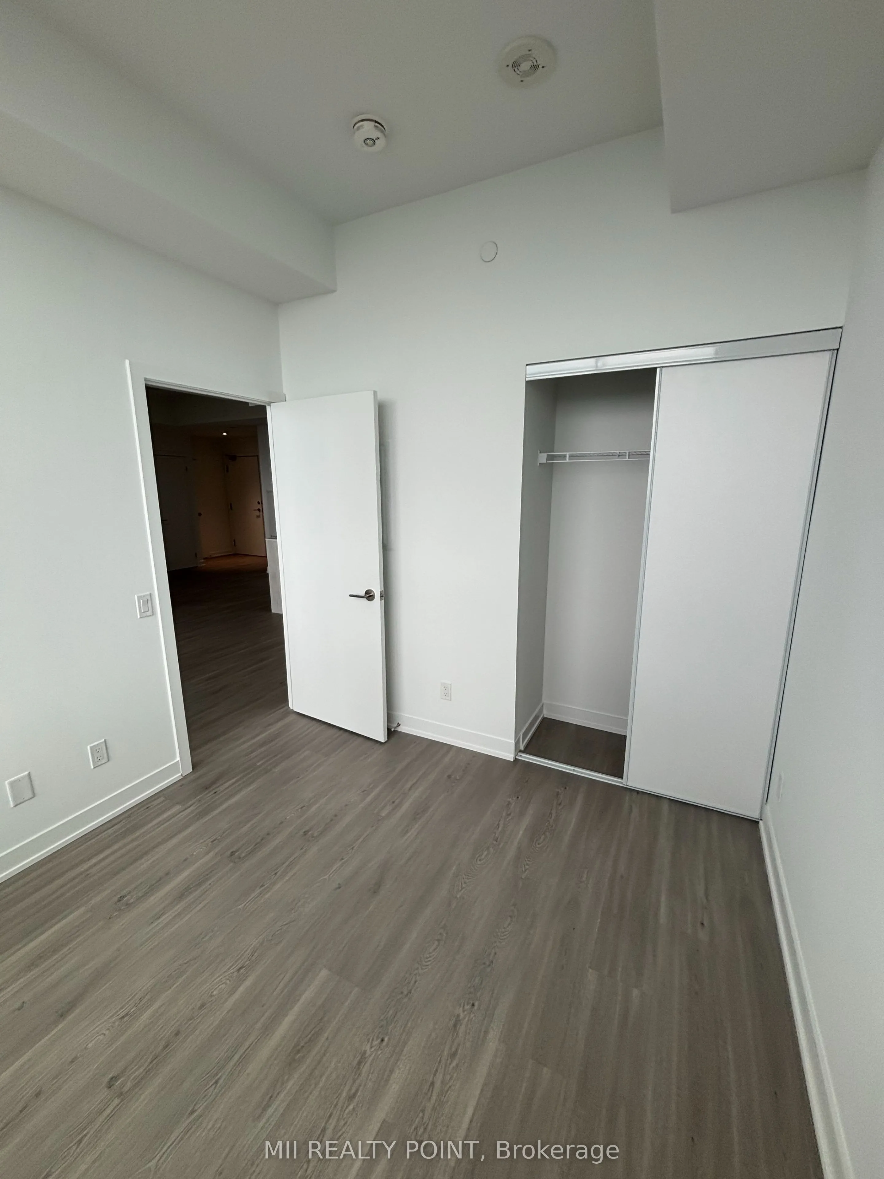 8 Wellesley Street W, #PH01