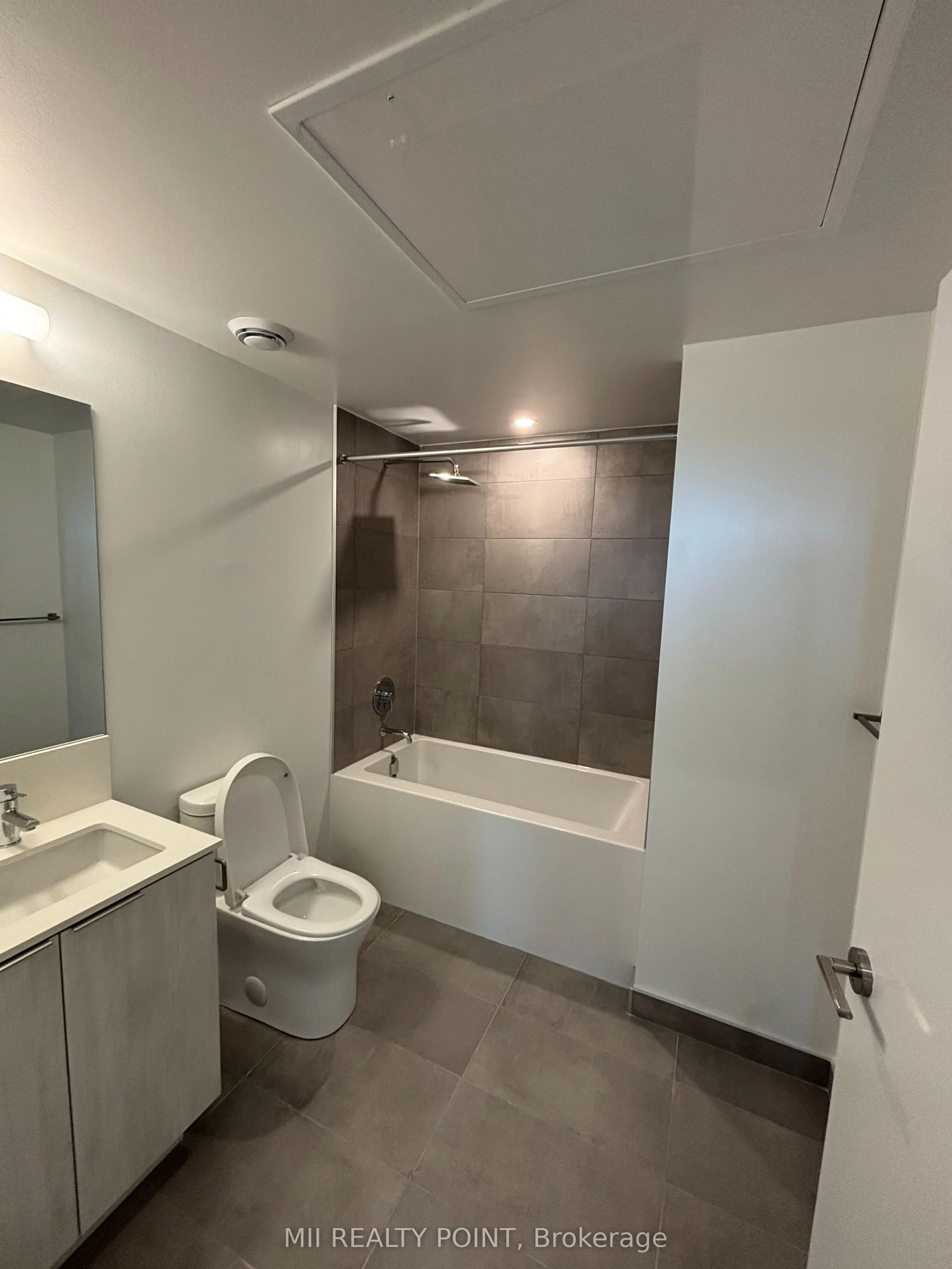 8 Wellesley Street W, #PH01