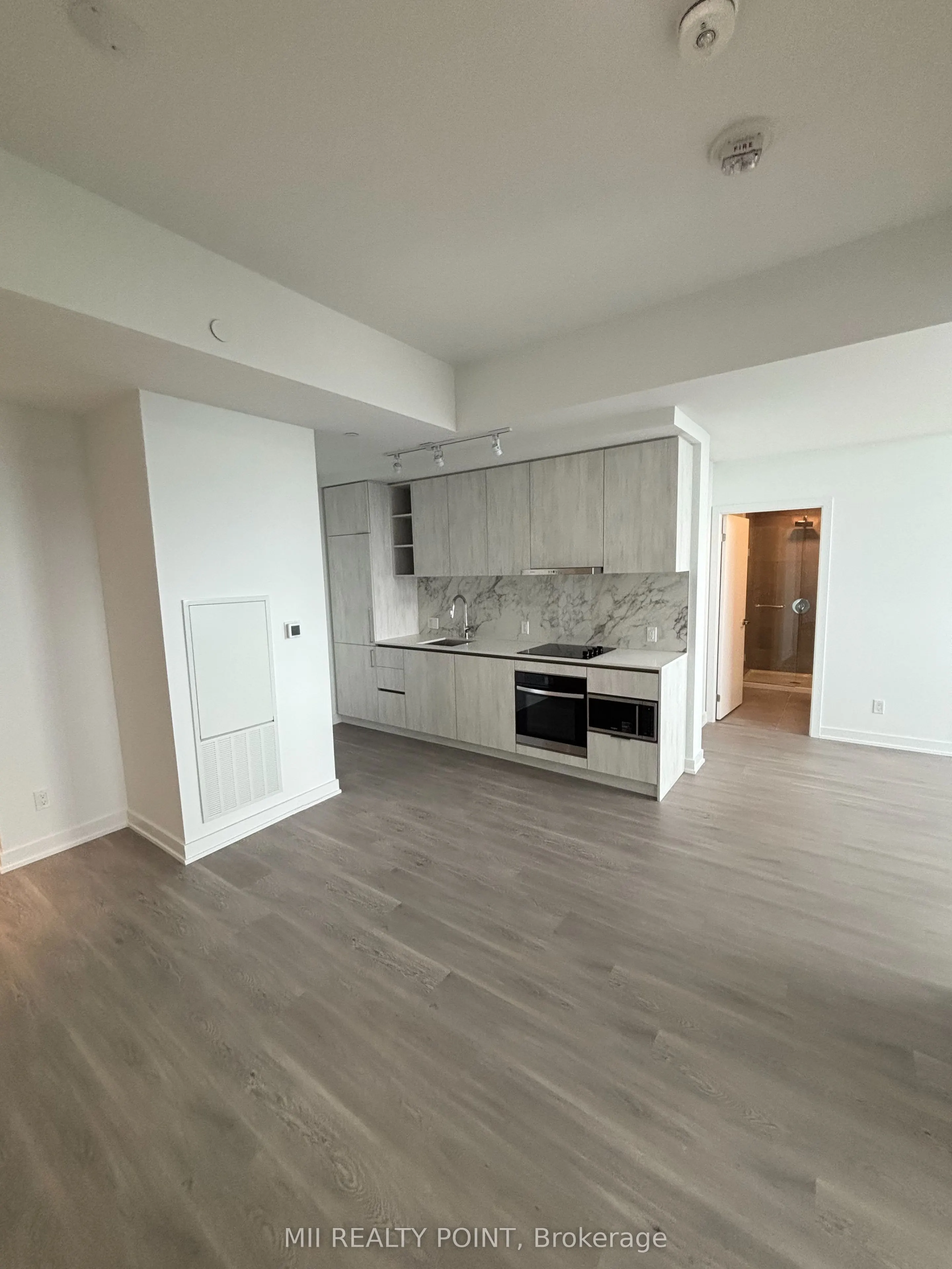 8 Wellesley Street W, #PH01