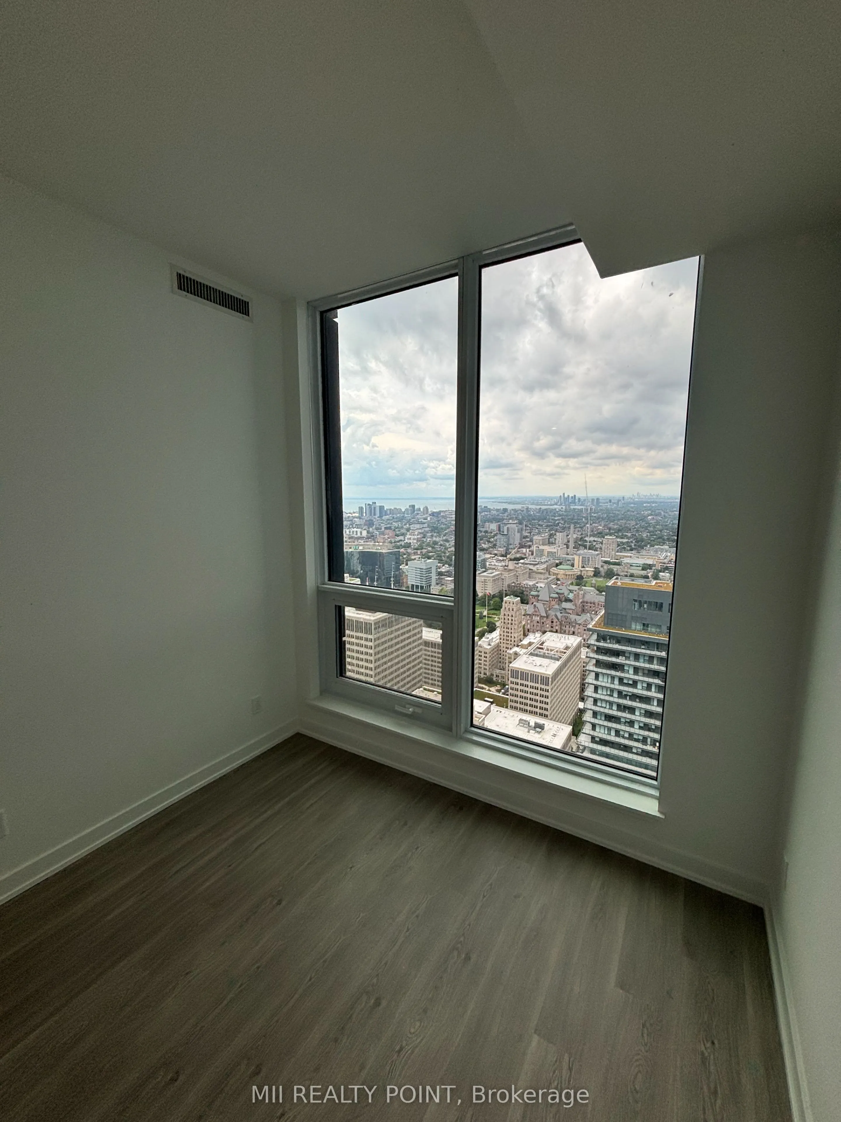 8 Wellesley Street W, #PH01