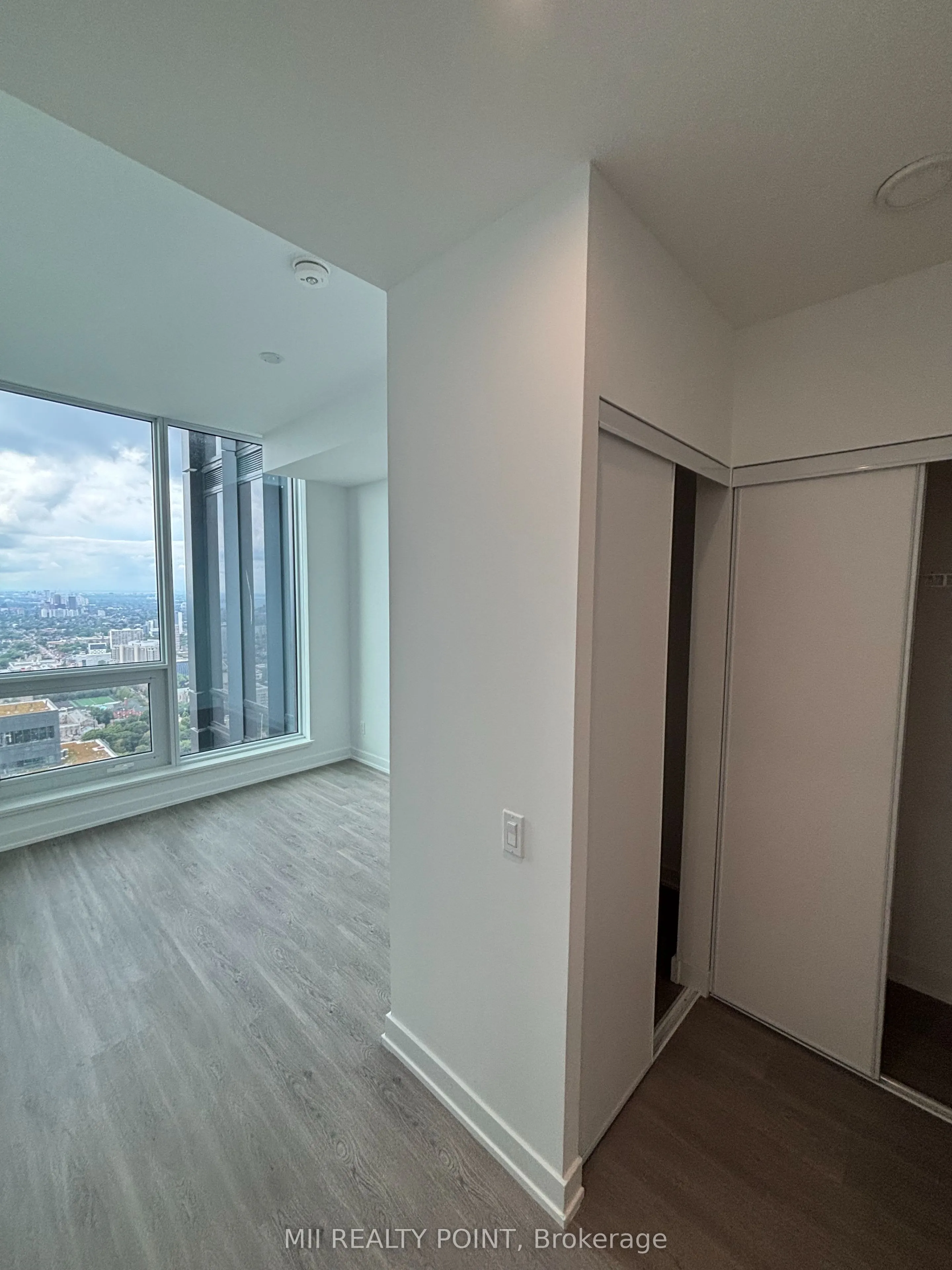 8 Wellesley Street W, #PH01