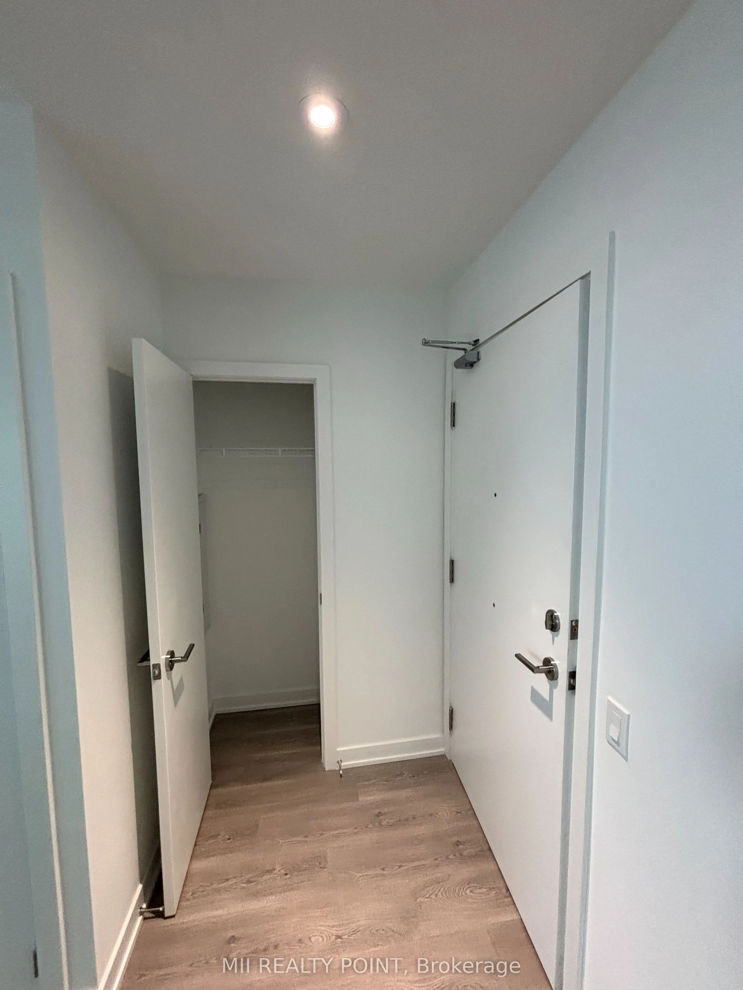8 Wellesley Street W, #PH01