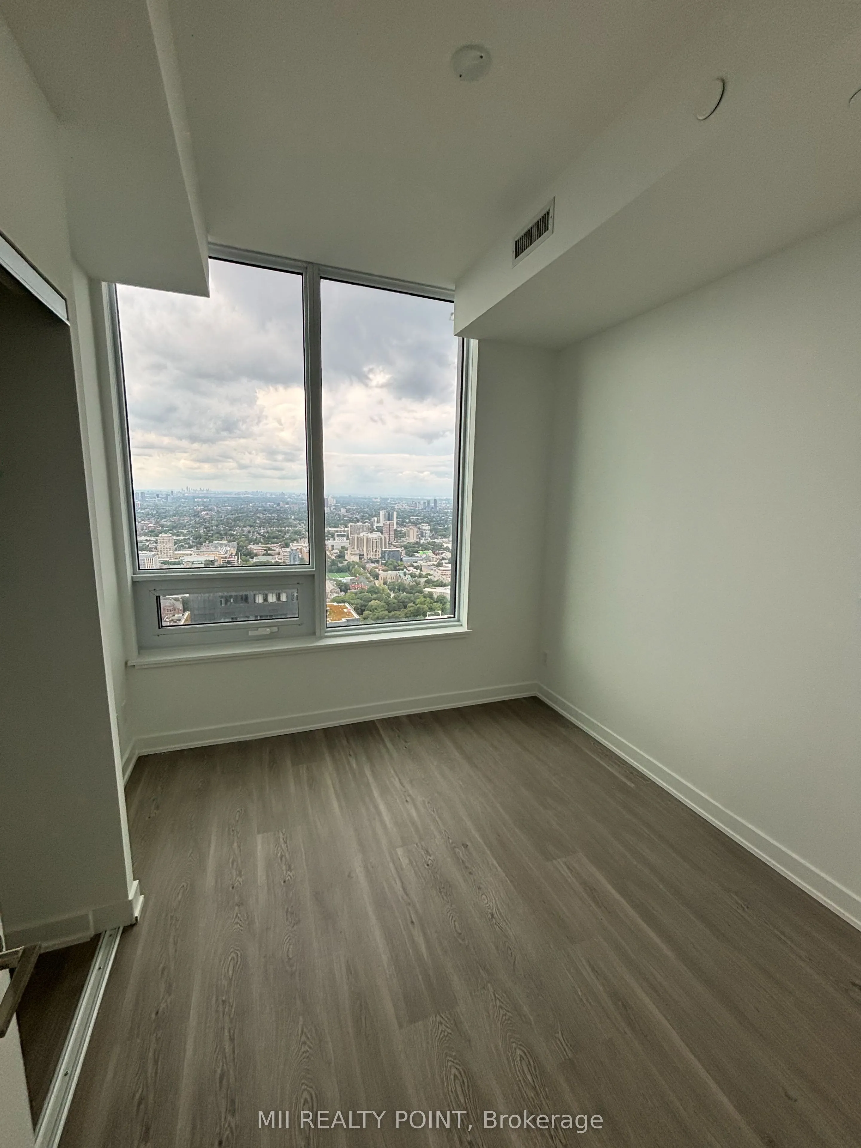 8 Wellesley Street W, #PH01