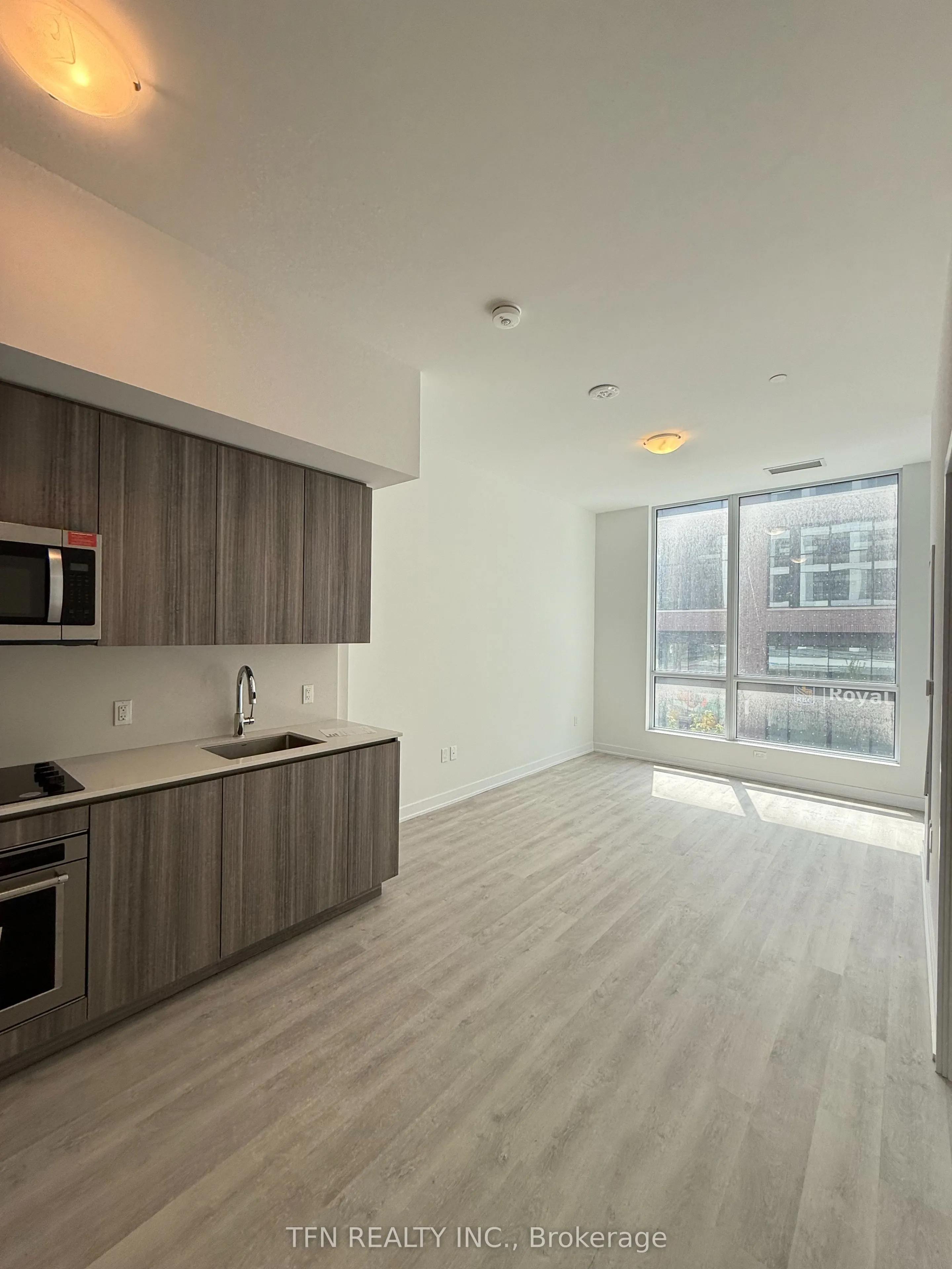 15 Richardson Street, #208