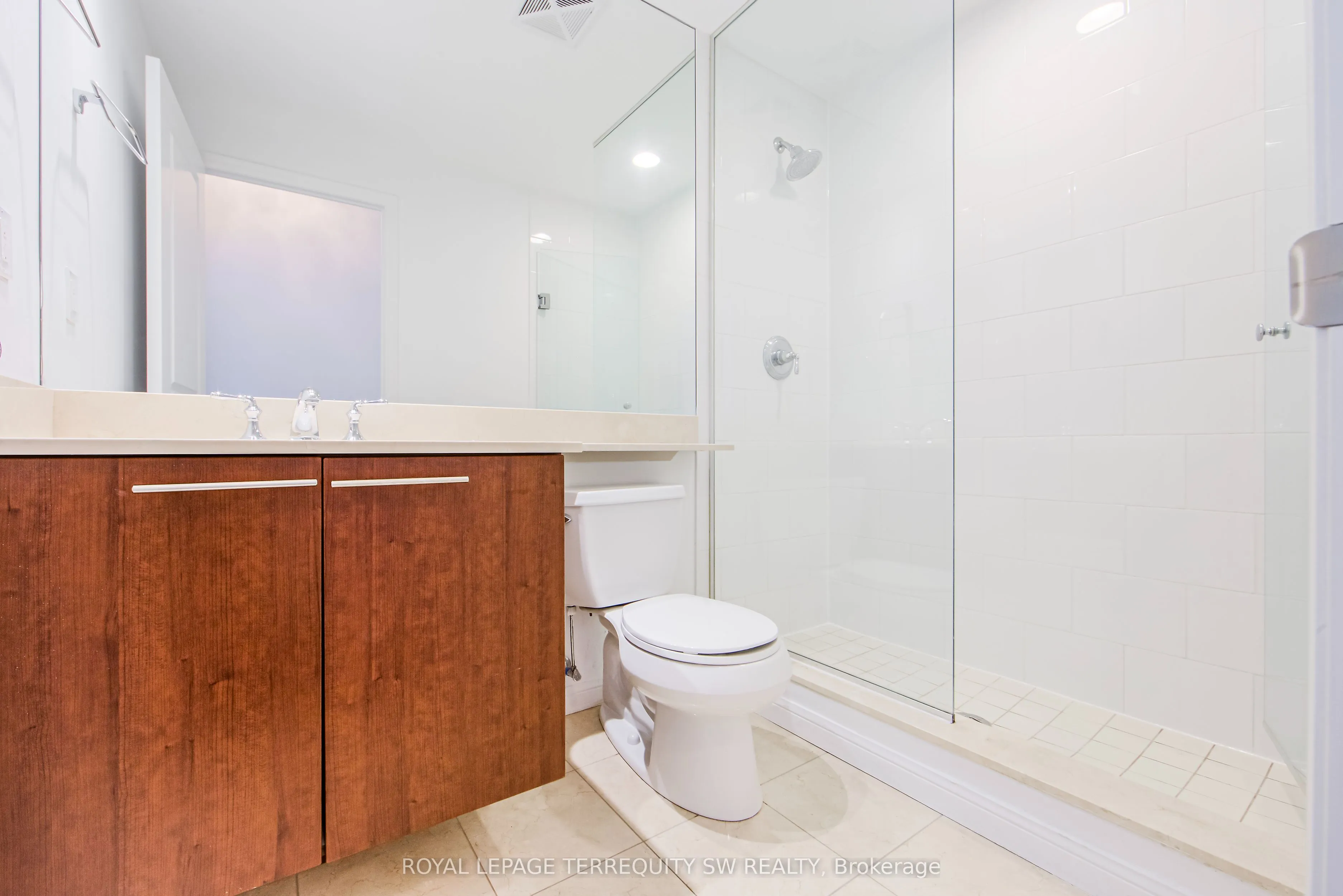 628 Fleet Street, #1009