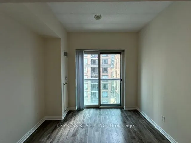 168 Simcoe Street, #809