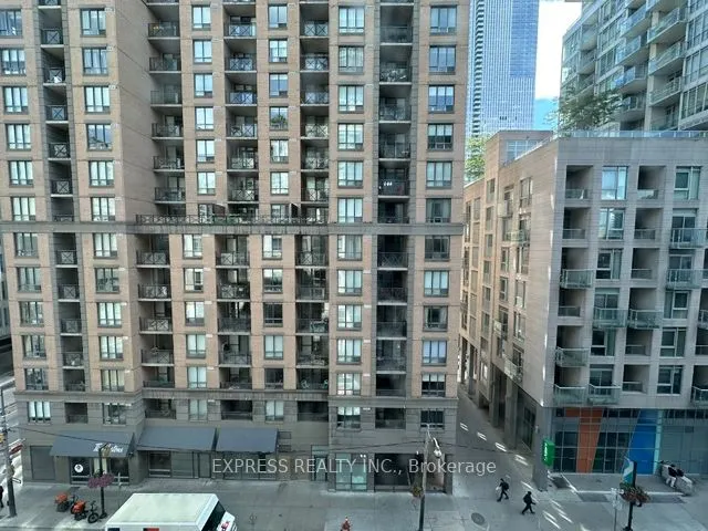 168 Simcoe Street, #809