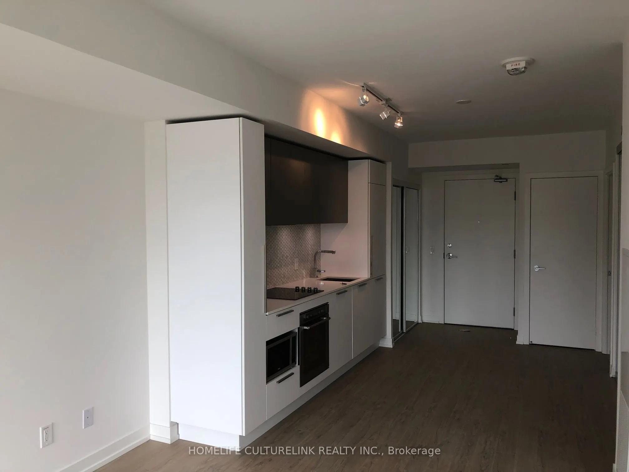 85 Wood Street, #1010