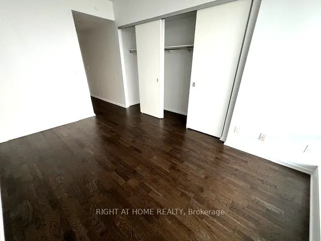 1 Bloor Street E, #4709