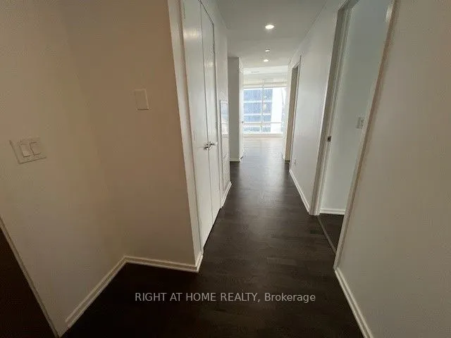 1 Bloor Street E, #4709