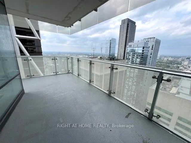 1 Bloor Street E, #4709