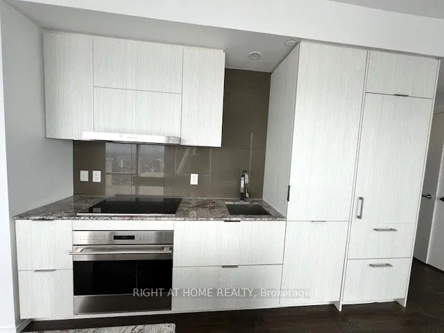 1 Bloor Street E, #4709