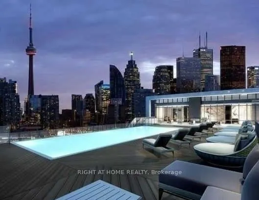 1 Bloor Street E, #4709