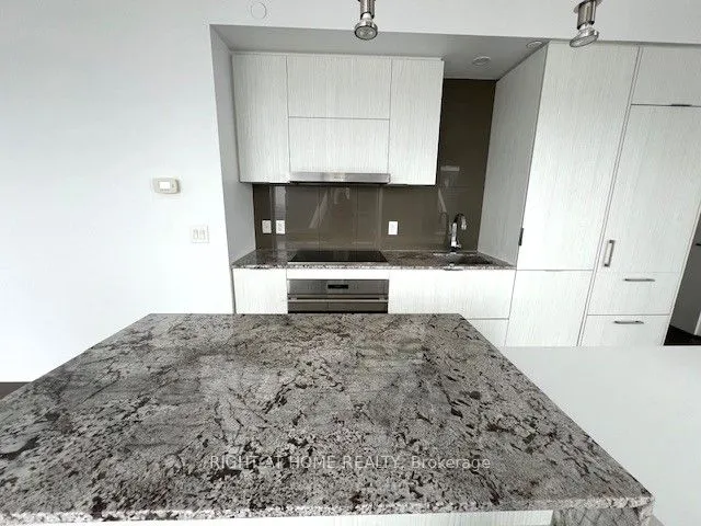1 Bloor Street E, #4709
