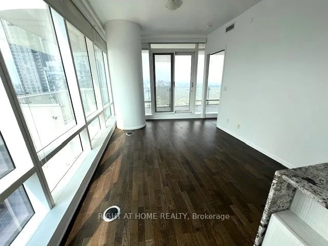 1 Bloor Street E, #4709