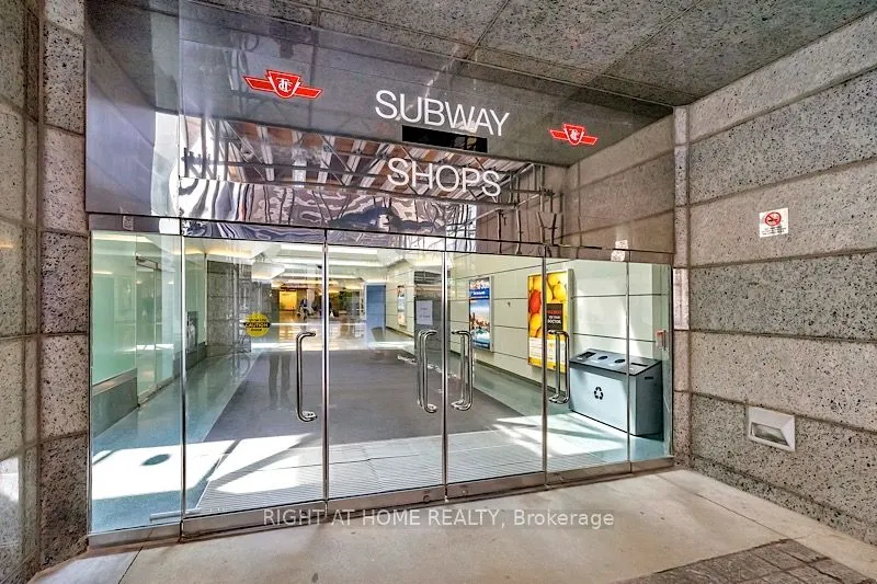 1 Bloor Street E, #4709