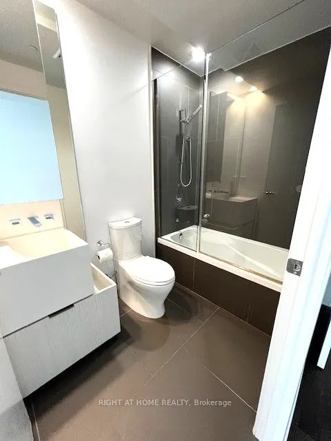 1 Bloor Street E, #4709