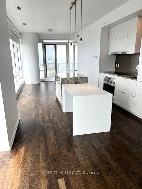 1 Bloor Street E, #4709