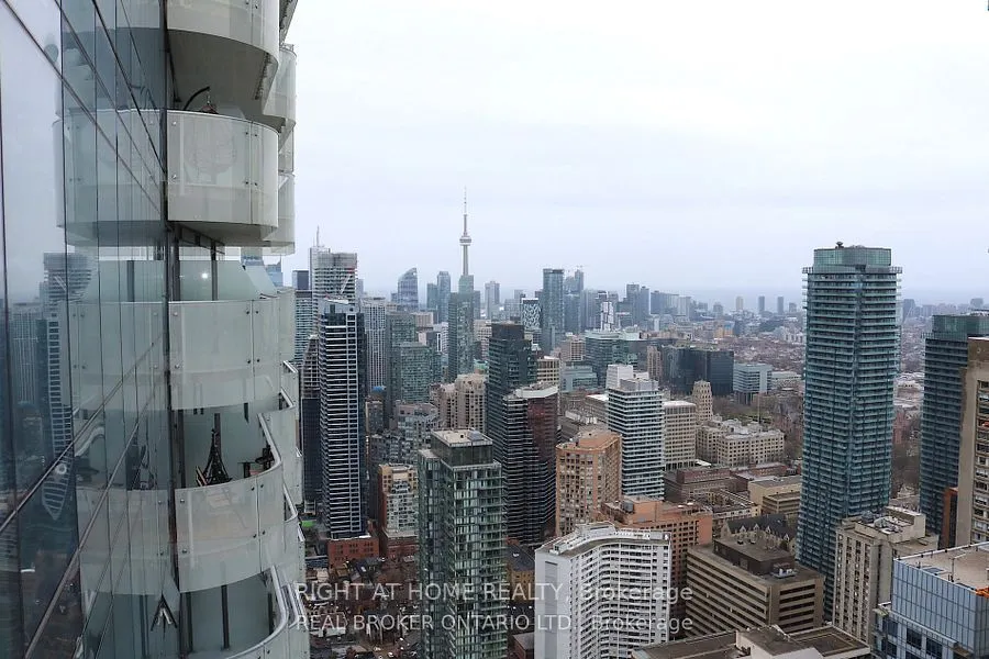 1 Bloor Street E, #4709