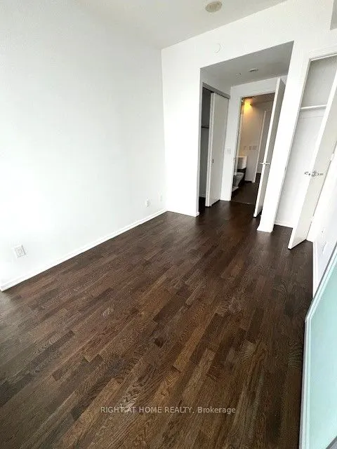 1 Bloor Street E, #4709