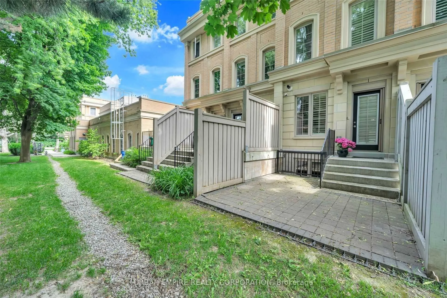 60 Hargrave Lane, #8