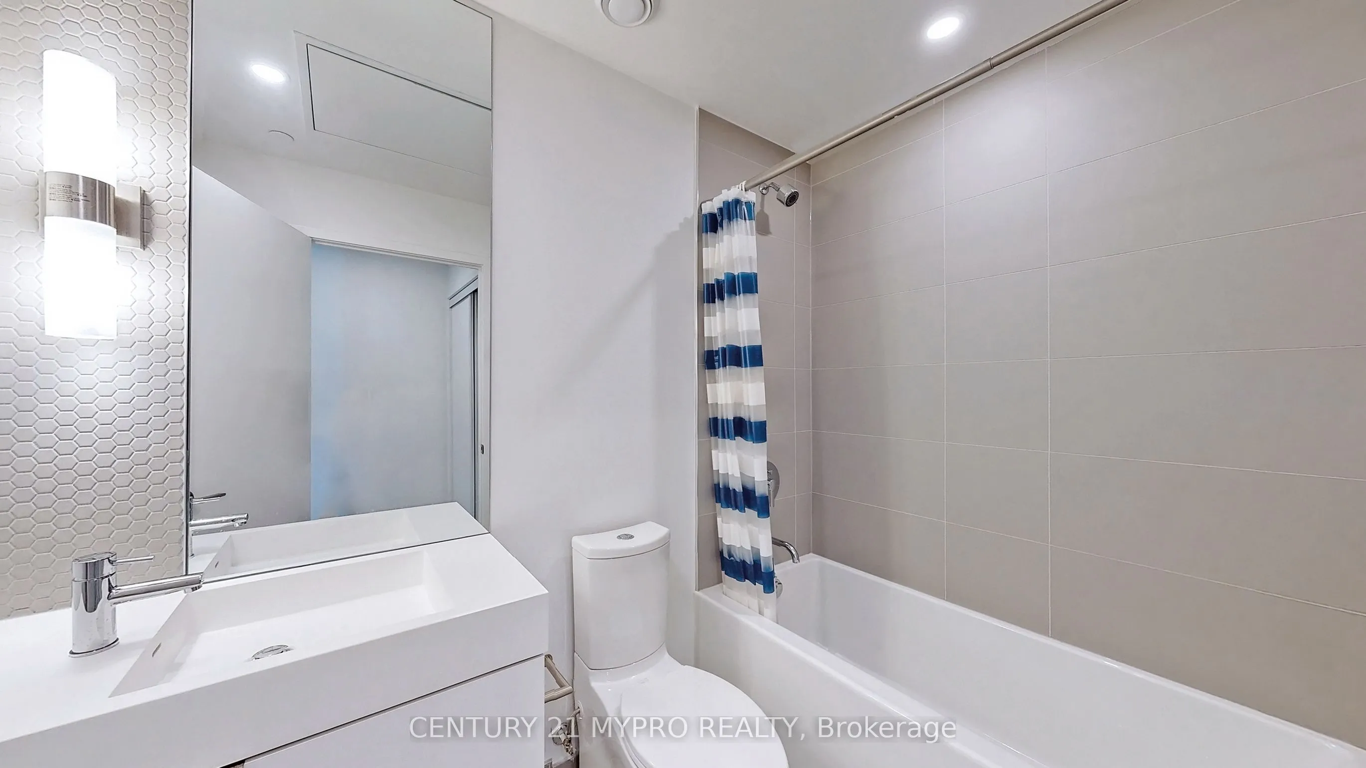 33 Helendale Avenue, #1015
