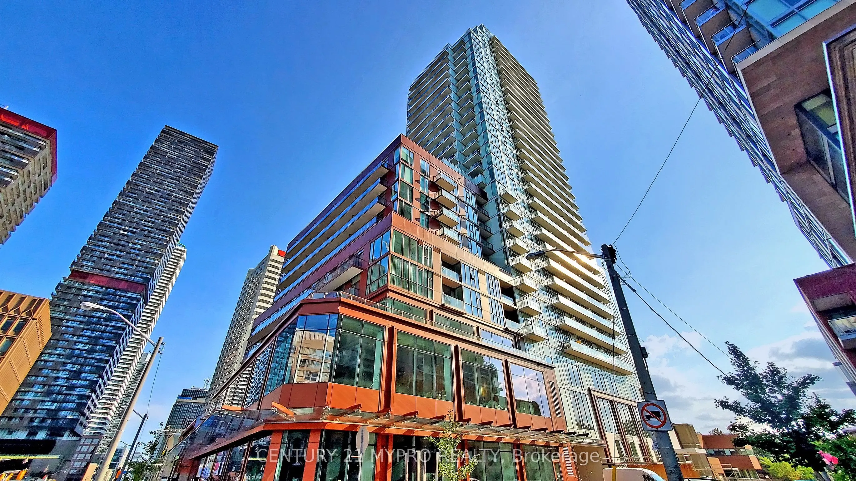 33 Helendale Avenue, #1015