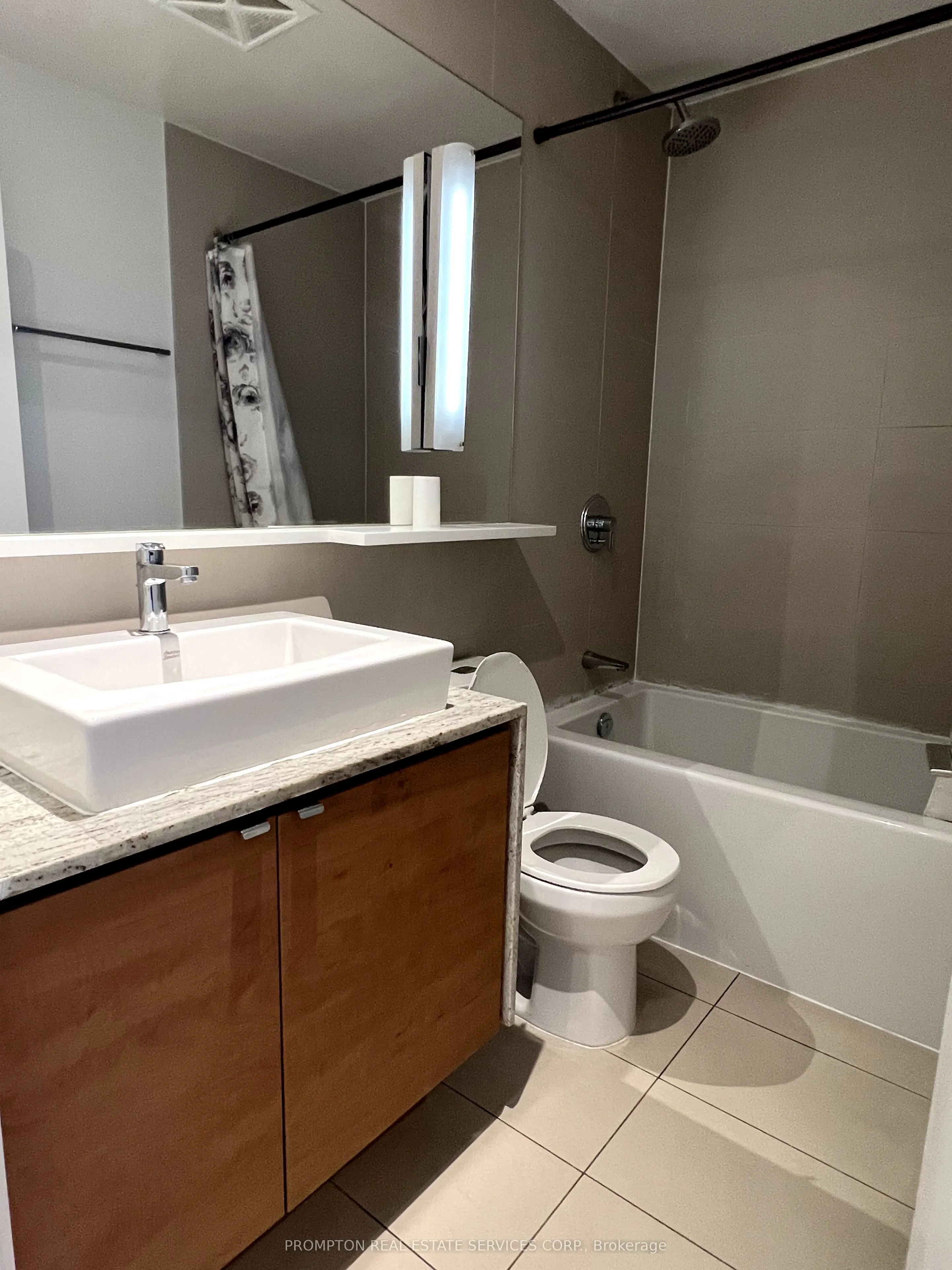 121 Mcmahon Drive, #3112
