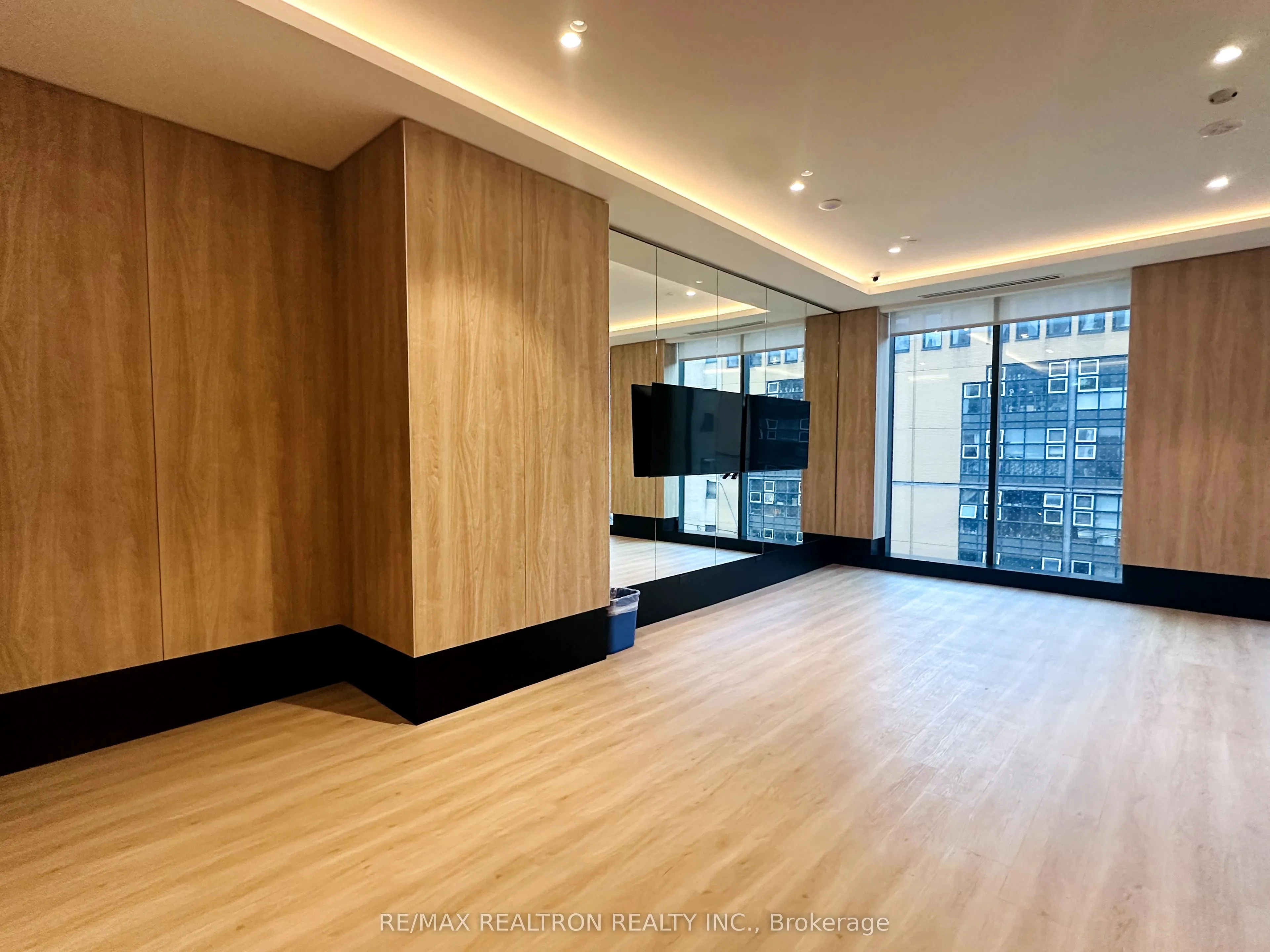 252 Church Street, #5605