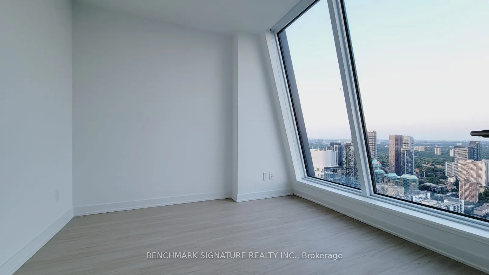 8 Wellesley Street W, #6007