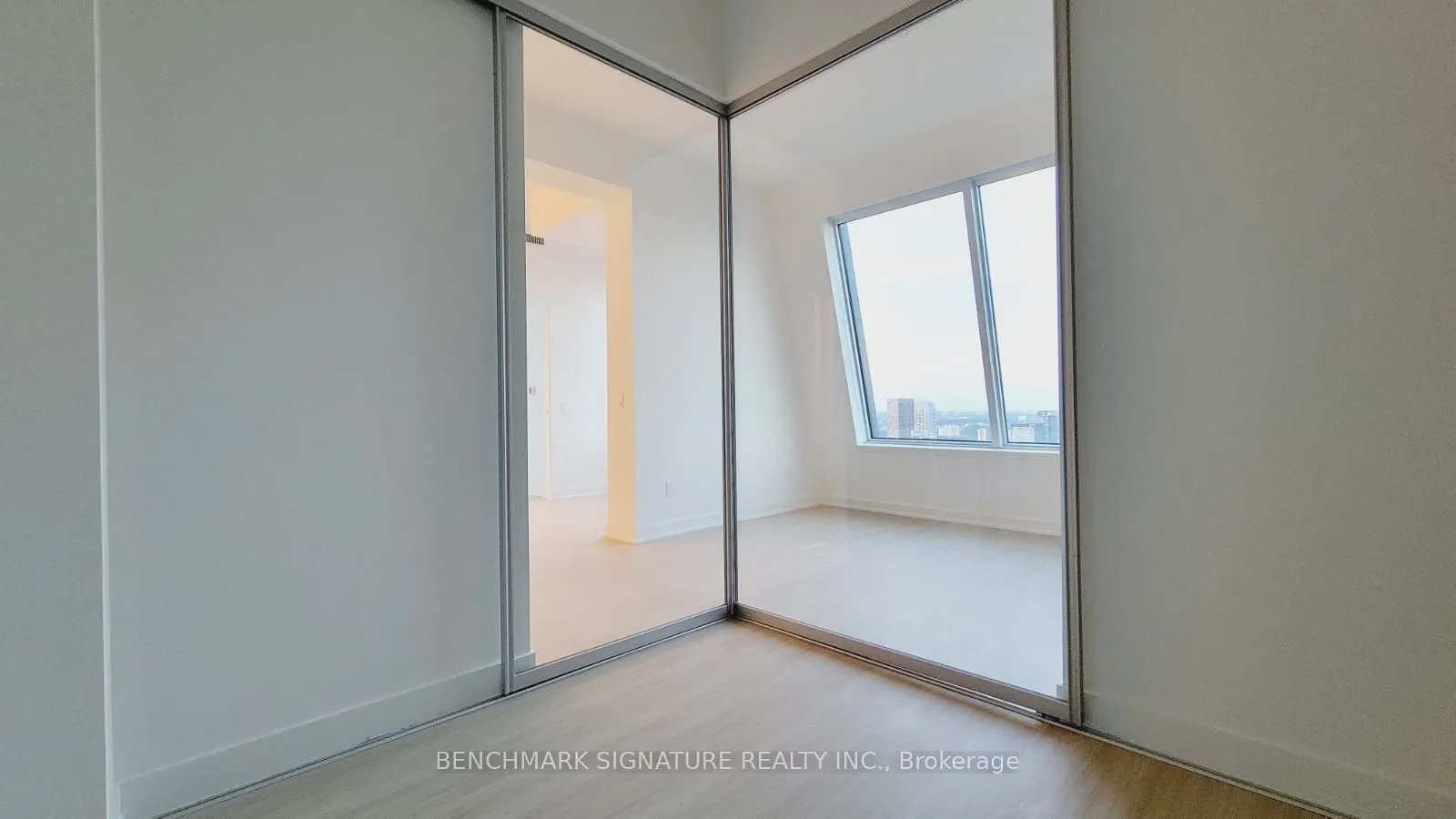 8 Wellesley Street W, #6007