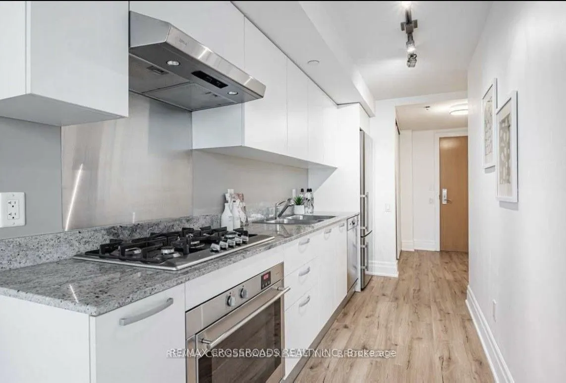 375 King Street W, #2308