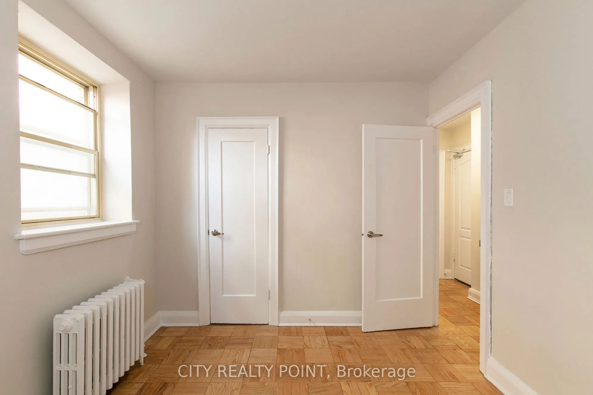 396 Avenue Road, #511