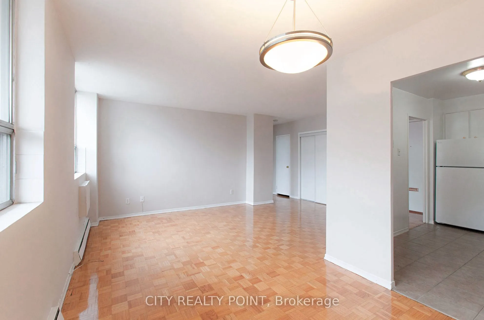 525 Eglinton Avenue E, #201