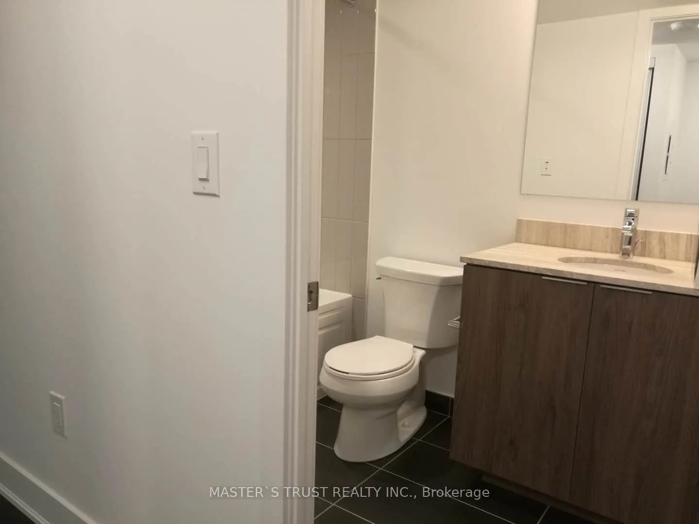 955 Bay Street, #820