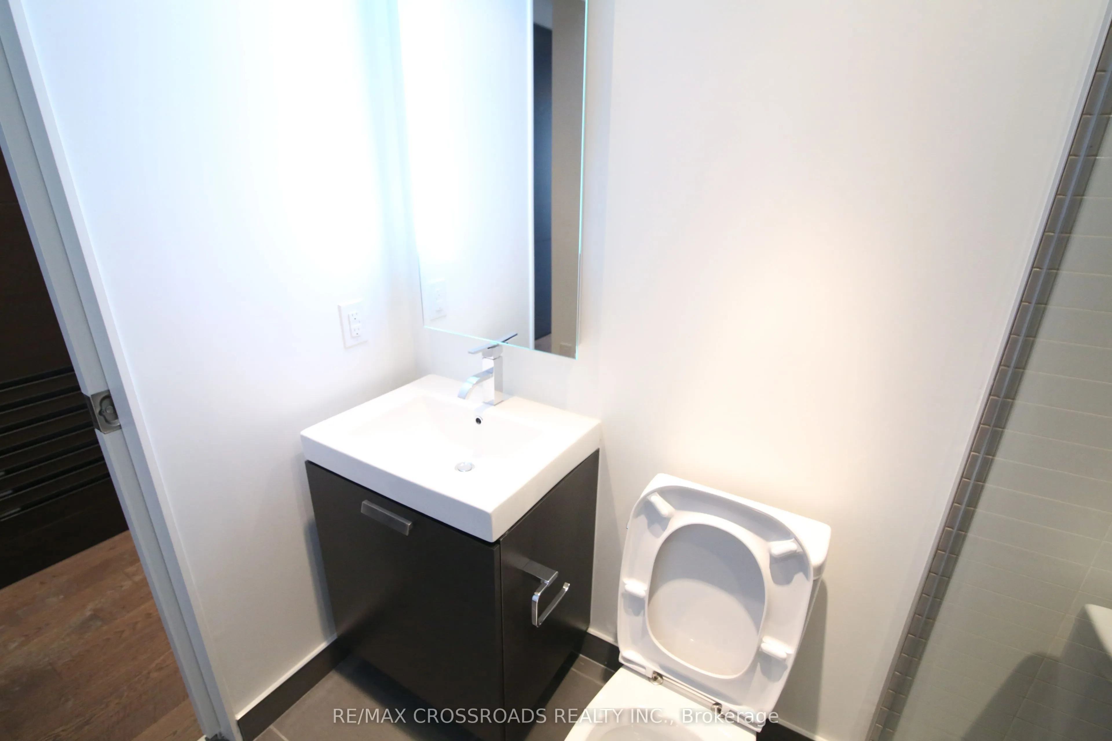 629 King Street W, #720