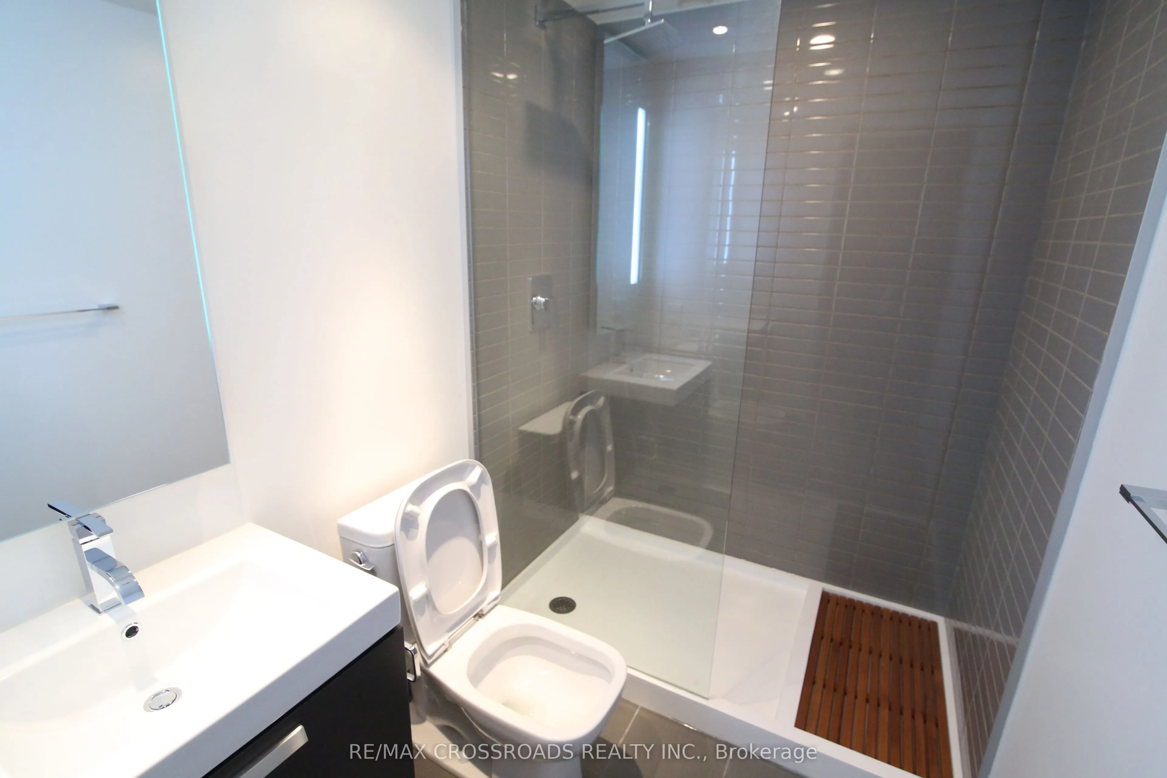 629 King Street W, #720
