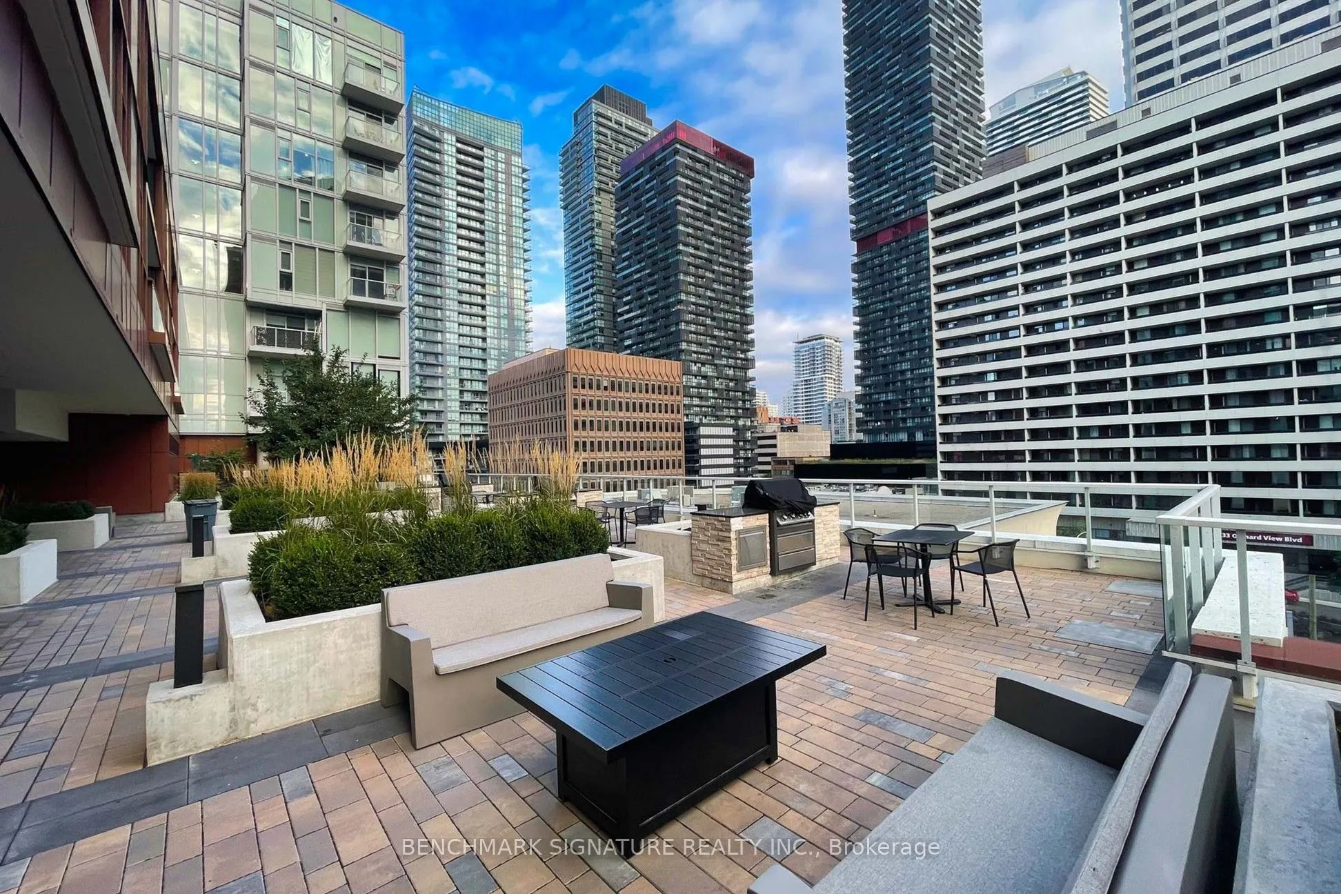 33 Helendale Avenue, #2902