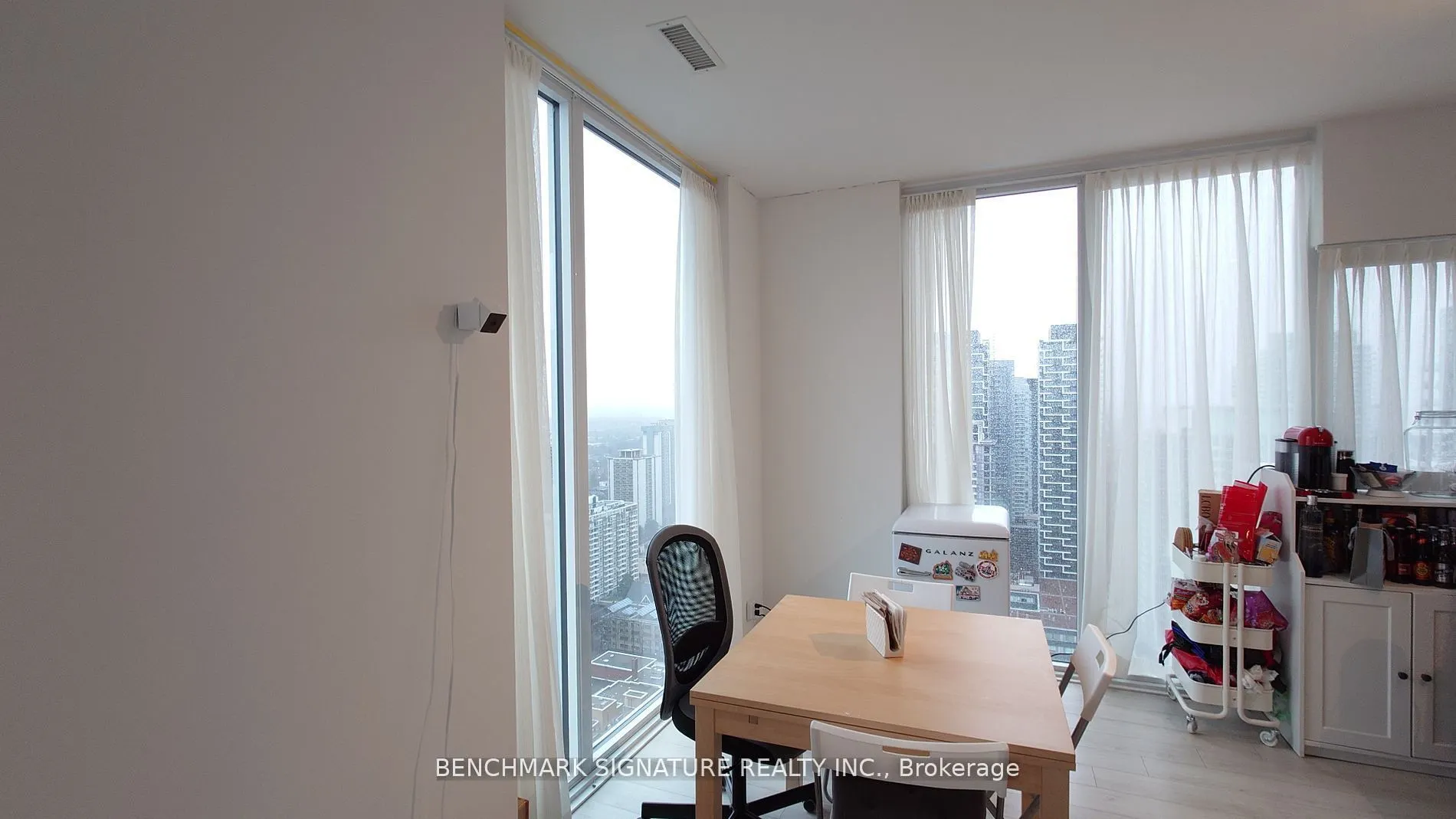 33 Helendale Avenue, #2902