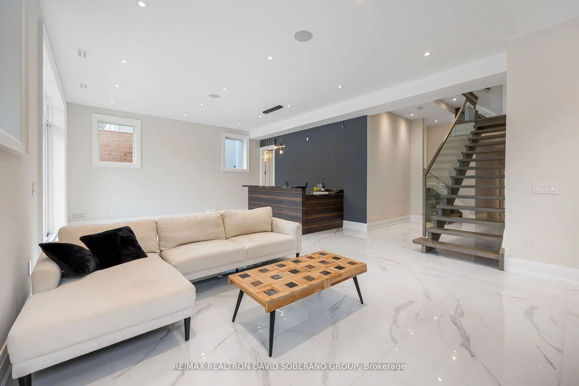 106 Allingham Gardens
