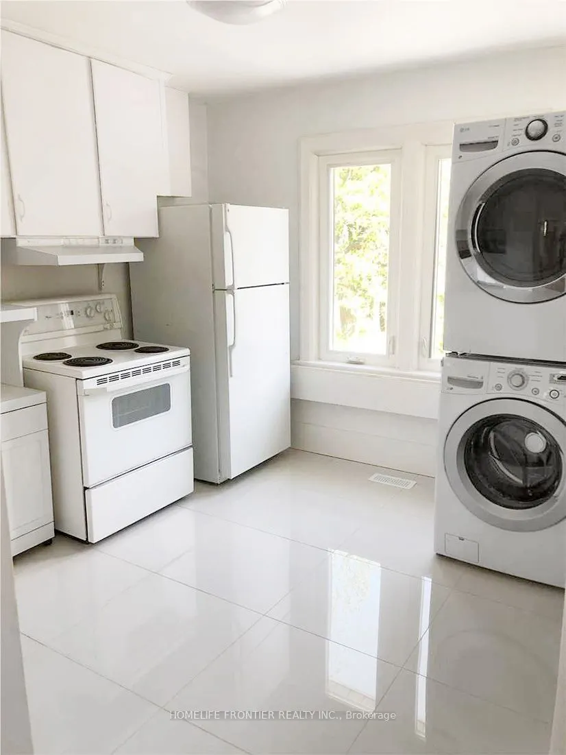 253 Keewatin Avenue, #2