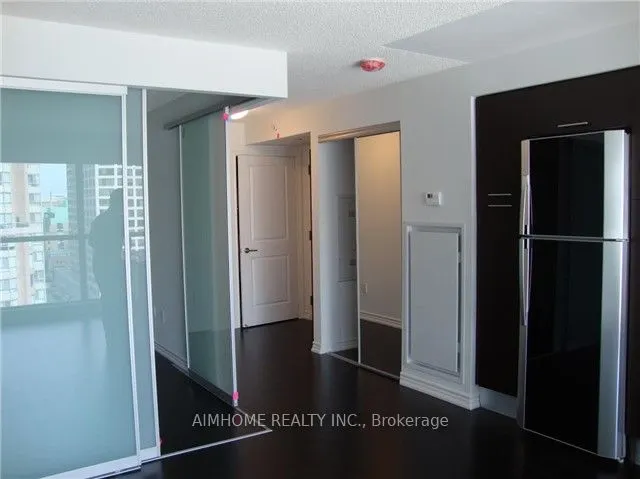 386 Yonge Street, #1216