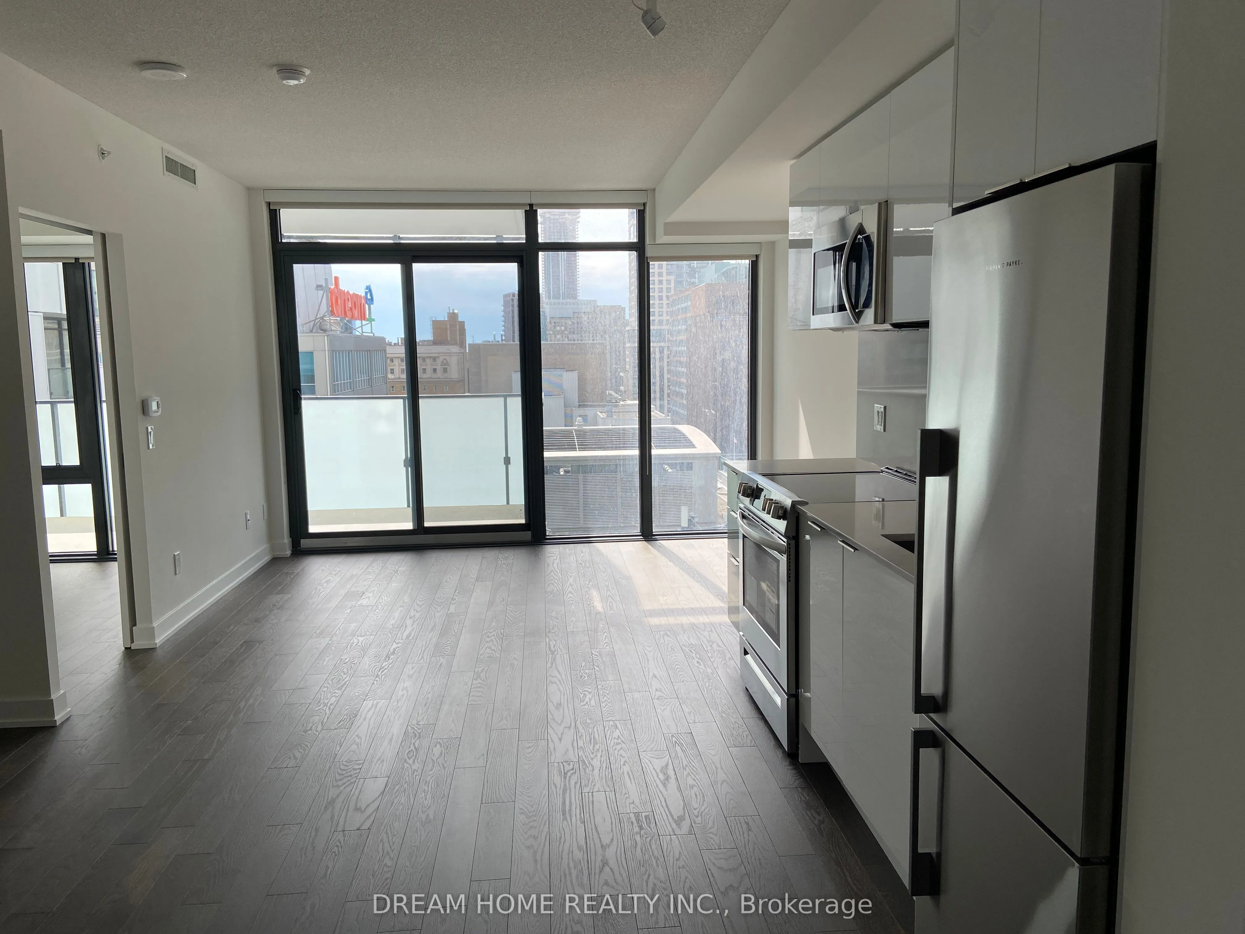 25 Richmond Street E, #1909