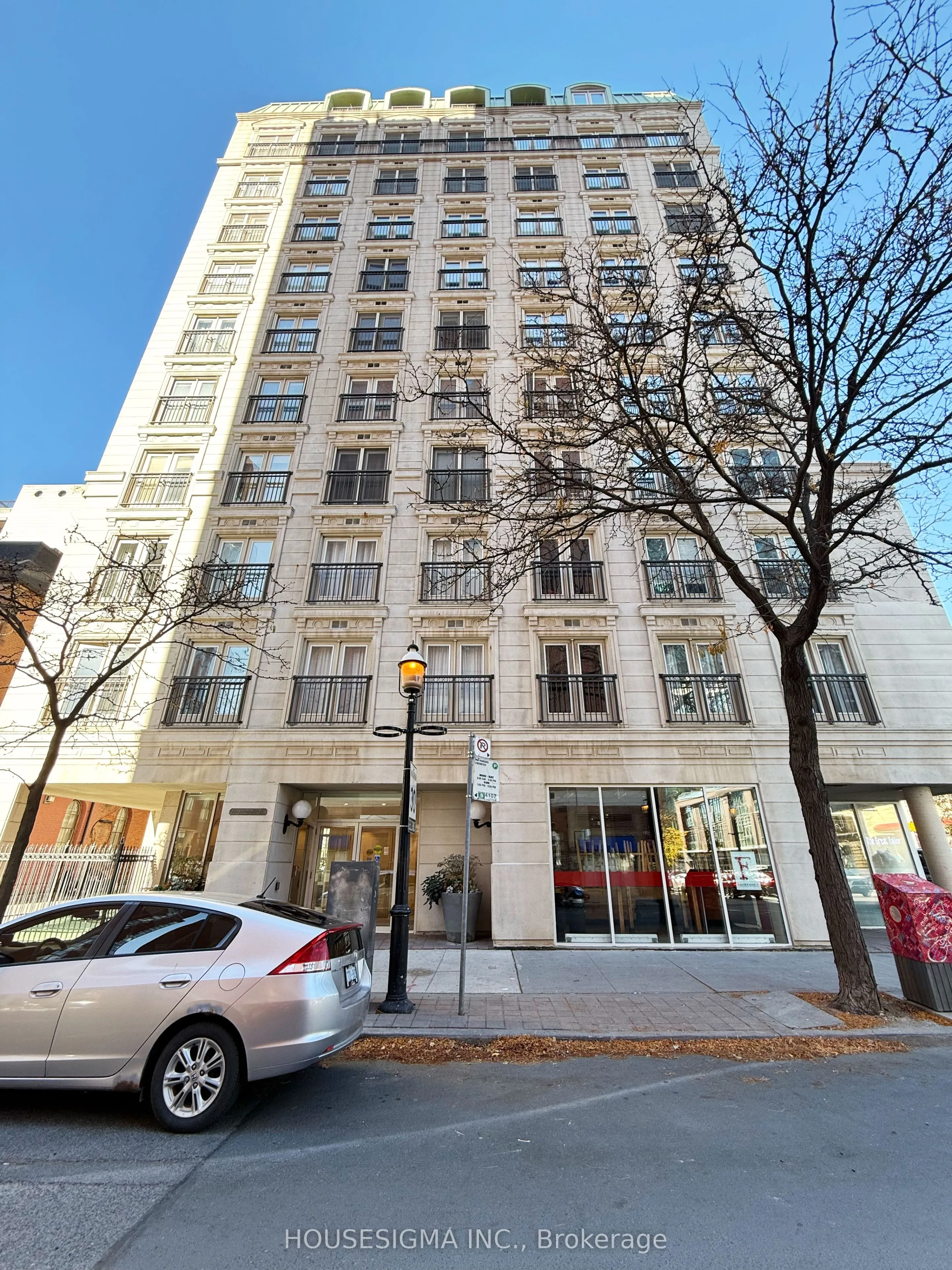 120 Lombard Street, #906