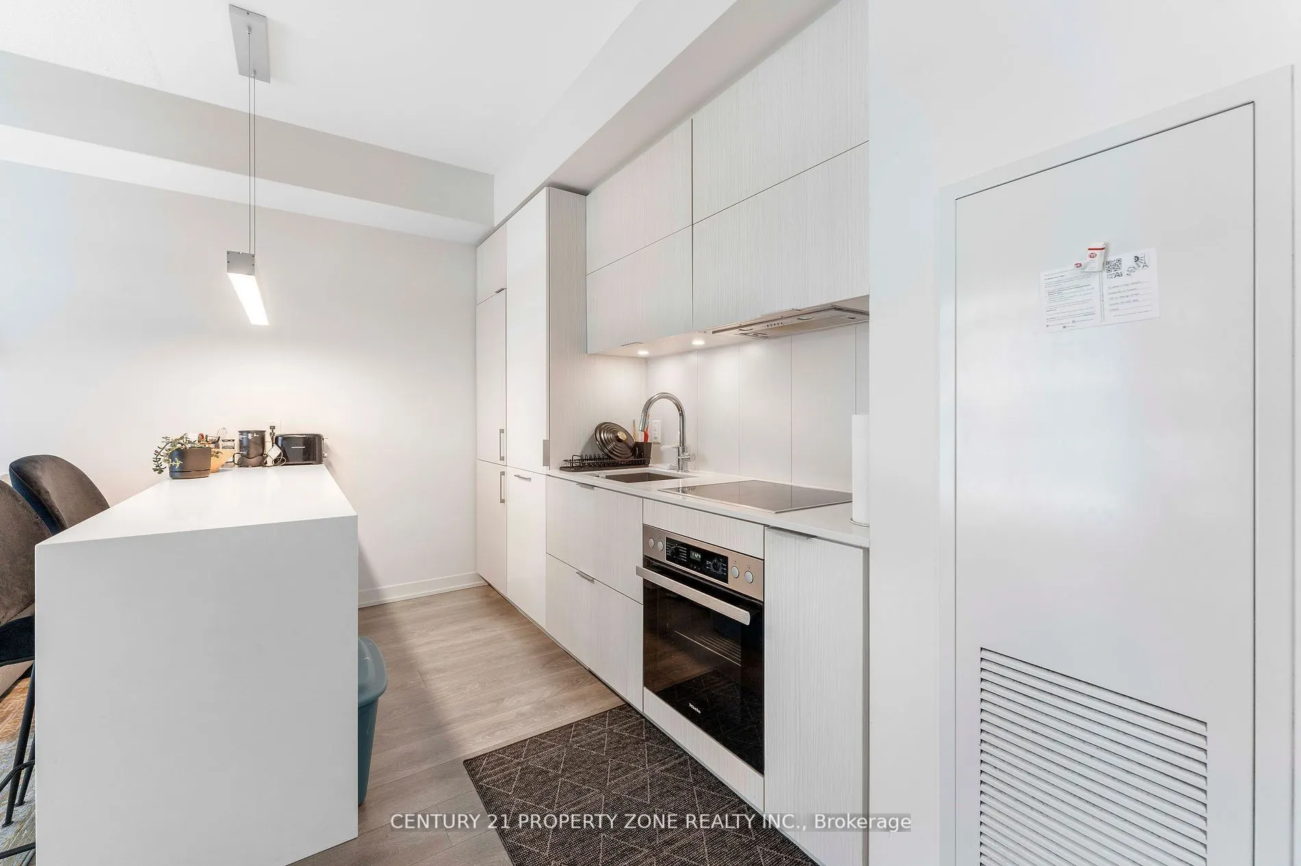 20 Richardson Street, #814